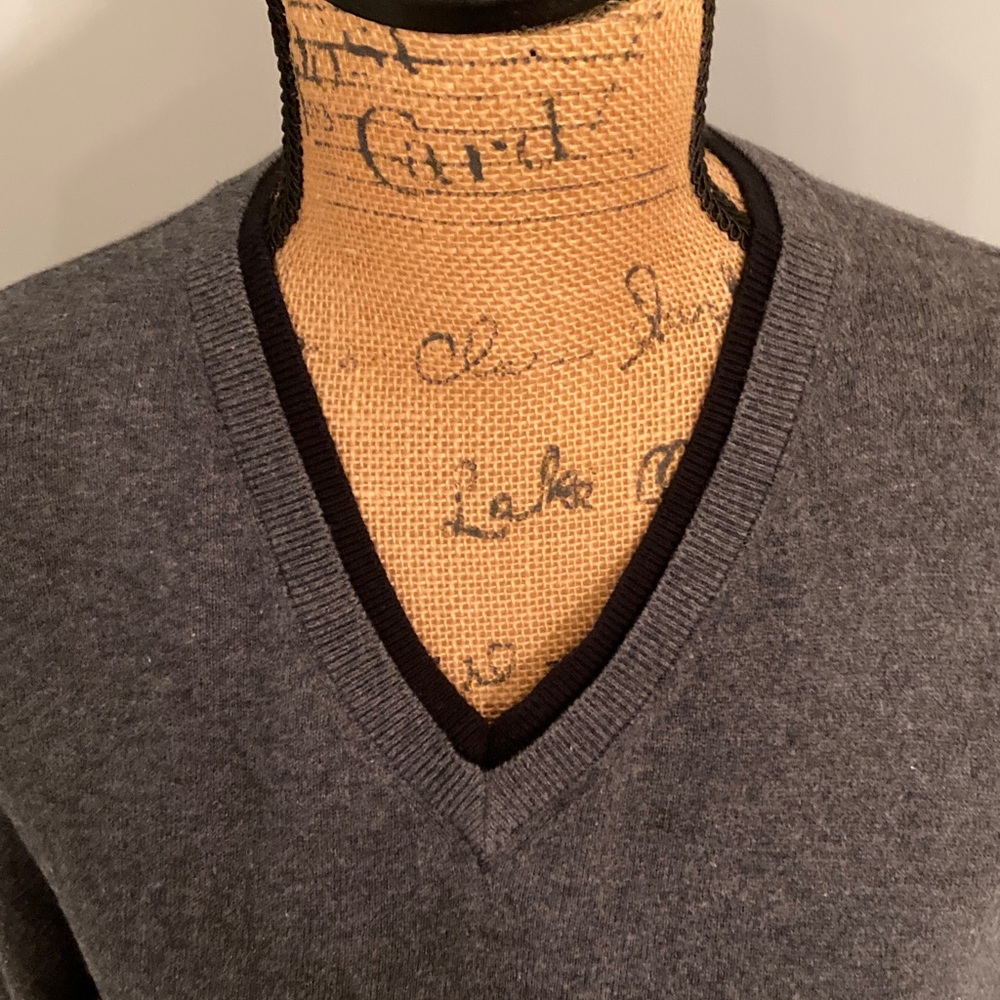 Dark Gray Cashmere Blend V-Neck Sweater Men Size Medium - Picture 2 of 11